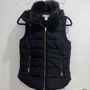 Black puffer vest
